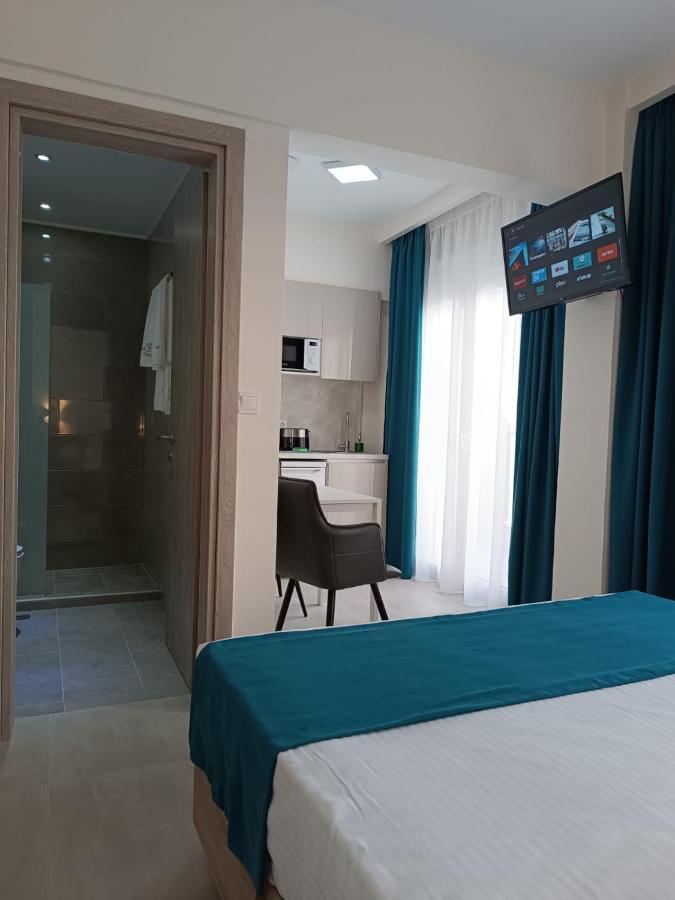 Navarino Luxe Suites With Sea View Peraía Dış mekan fotoğraf