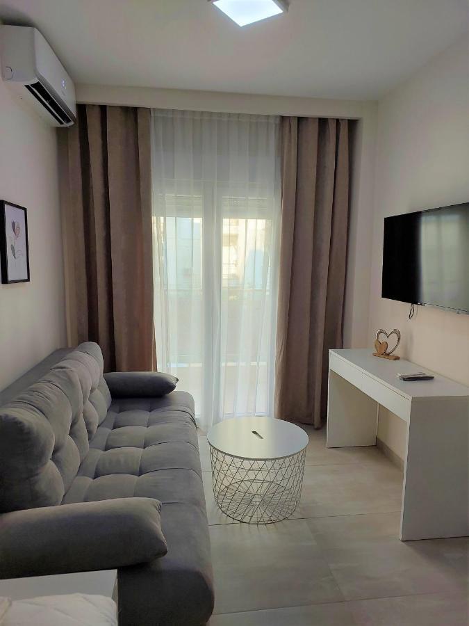 Navarino Luxe Suites With Sea View Peraía Dış mekan fotoğraf