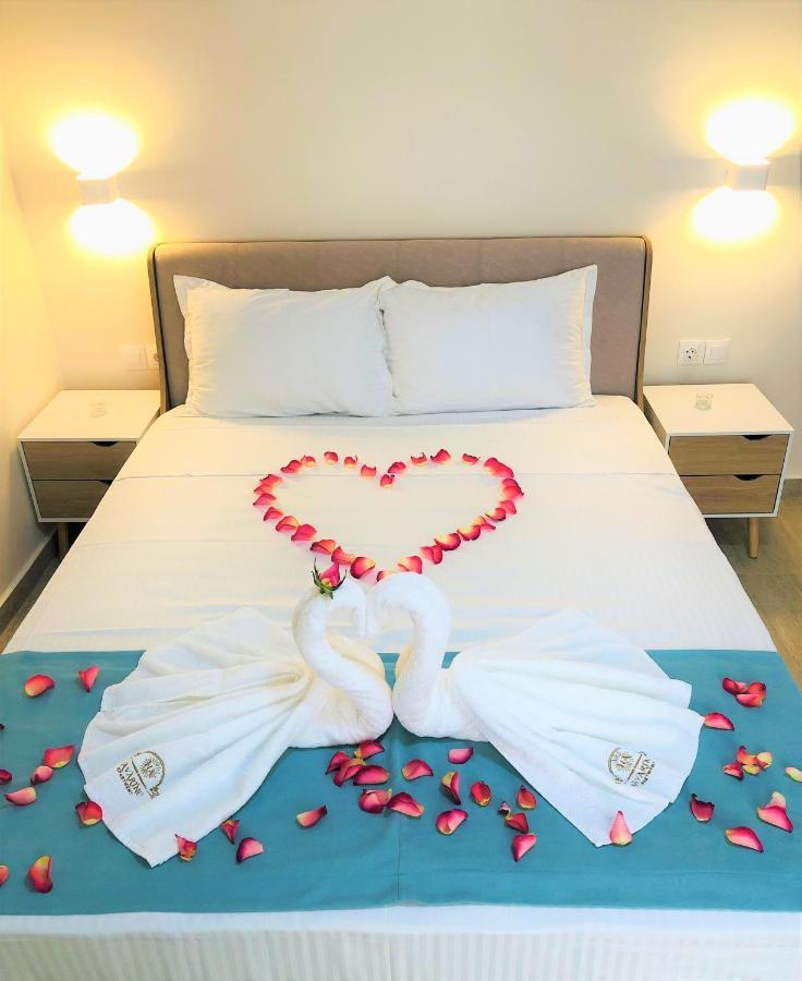 Navarino Luxe Suites With Sea View Peraía Dış mekan fotoğraf